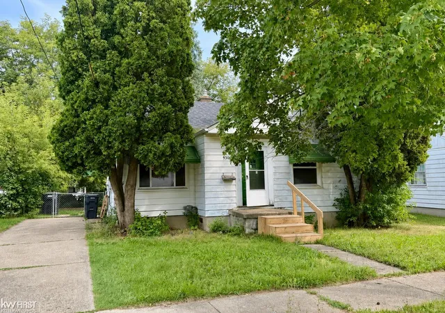 Photo 1 of Single family home for sale at 930 Bloor Ave, Flint, MI 48507 | MLS# 50184123 | Listing updated on 2026-09-02