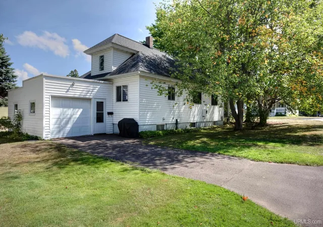 Photo 1 of Single family home for sale at 350 W Larch St, Ironwood, MI 49938 | MLS# 50220918 | Listing updated on 2026-09-04