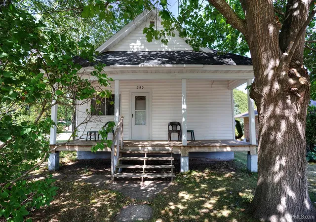 Photo 2 of Single family home for sale at 350 W Larch St, Ironwood, MI 49938 | MLS# 50220918 | Listing updated on 2026-09-04