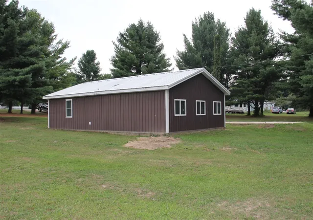 Photo 4 of Sale Pending at 15250 Simmons Ave, Cedar Springs, MI 49319 | MLS# 70555808 | Listing updated on 2026-09-11