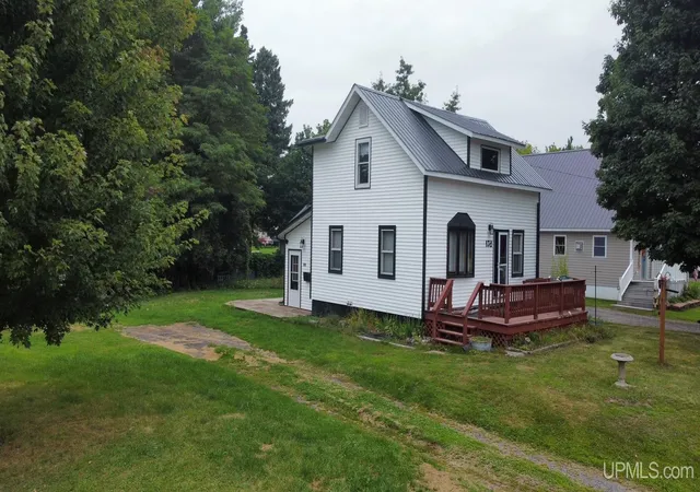 Photo 2 of Single family home for sale at 132 Center St, Lanse, MI 49946 | MLS# 50220593 | Listing updated on 2026-09-11