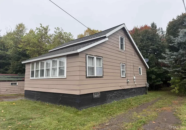 Photo 2 of Single family home for sale at 19986 Horatio St, Houghton, MI 49931 | MLS# 50224766 | Listing updated on 2026-10-13