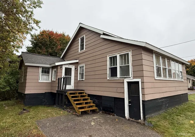 Photo 3 of Single family home for sale at 19986 Horatio St, Houghton, MI 49931 | MLS# 50224766 | Listing updated on 2026-10-13