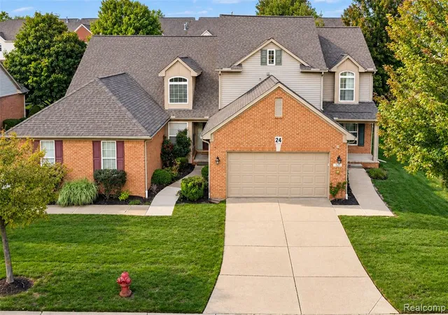 Photo 2 of Condo for sale at 521 Cherry Grv Rd, Canton, MI 48188 | MLS# 61037275 | Listing updated on 2026-10-16