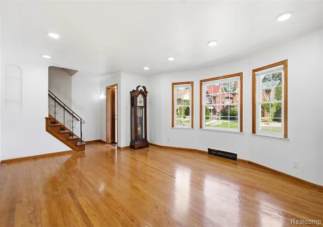 Photo 3 of Single family home for sale at 17337 Kentucky St, Detroit, MI 48221 2406 | MLS# 61031928 | Listing updated on 2026-10-15