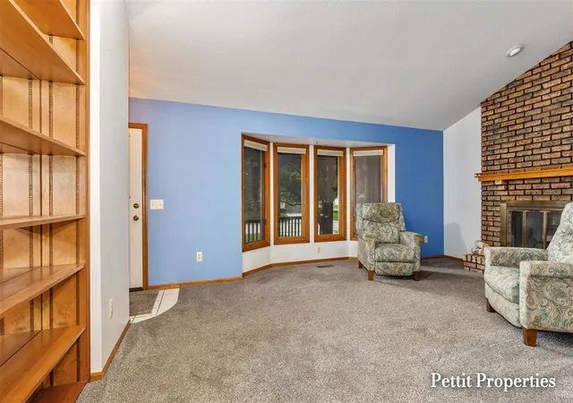 Photo 3 of Sale Pending at 1687 Oakvale Dr, Wyoming, MI 49519 | MLS# 70556262 | Listing updated on 2026-09-15
