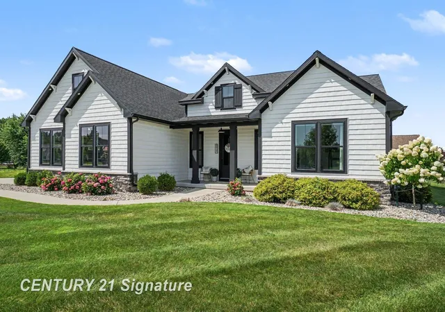 Photo 2 of Single family home for sale at 8937 N Meadows Ct, Freeland, MI 48623 | MLS# 50221388 | Listing updated on 2026-10-22