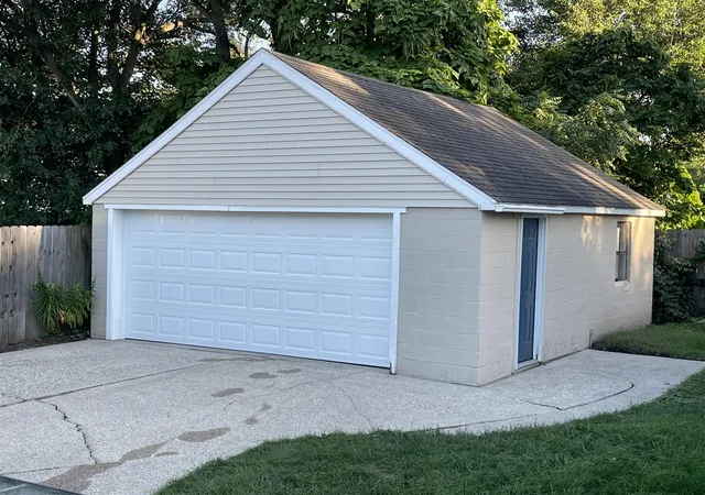 Photo 3 of Sale Pending at 2424 30th Street, Wyoming, MI 49519 | MLS# 70557894 | Listing updated on 2026-09-17