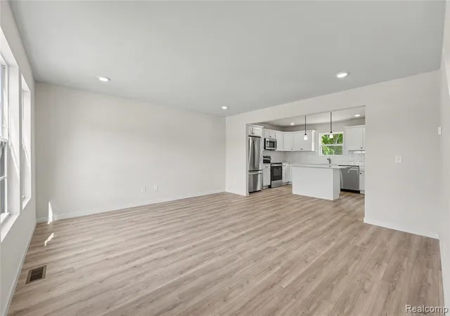 Photo 3 of Single family home for sale at 241 Wildflower Dr, Hillsdale, MI 49242 9812 | MLS# 61019610 | Listing updated on 2026-09-05