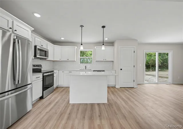 Photo 4 of Single family home for sale at 241 Wildflower Dr, Hillsdale, MI 49242 9812 | MLS# 61019610 | Listing updated on 2026-09-05