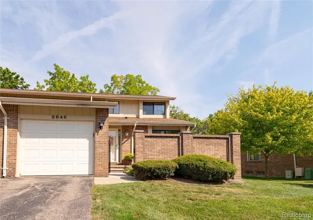 Condo for sale at 2846 S Trailwood Dr, Rochester Hills, MI 48309 | MLS# 61027992