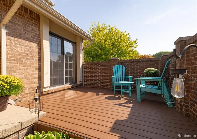 Listing Photo 4 - Condo for sale in building located at 2846 S Trailwood Dr, Rochester Hills, MI 48309