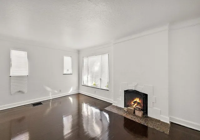 Photo 3 of Sale Pending at 5077 Grayton St, Detroit, MI 48224 | MLS# 70556411 | Listing updated on 2026-10-15
