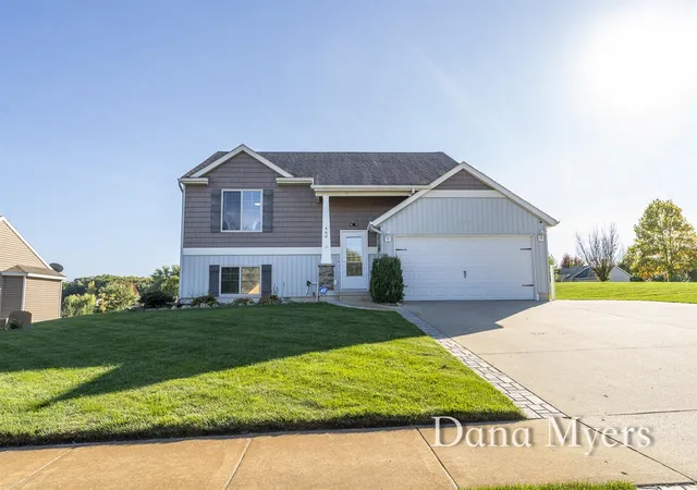 Photo 1 of Single family home for sale at 460 Green Ridge Dr, Caledonia, MI 49316 | MLS# 70563811 | Listing updated on 2026-10-12