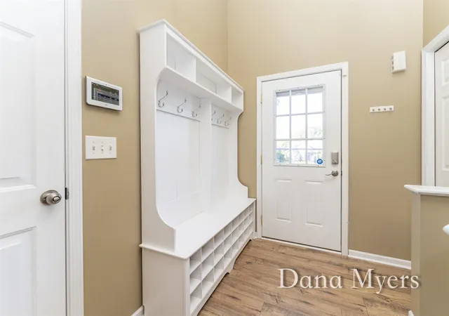 Photo 4 of Single family home for sale at 460 Green Ridge Dr, Caledonia, MI 49316 | MLS# 70563811 | Listing updated on 2026-10-12