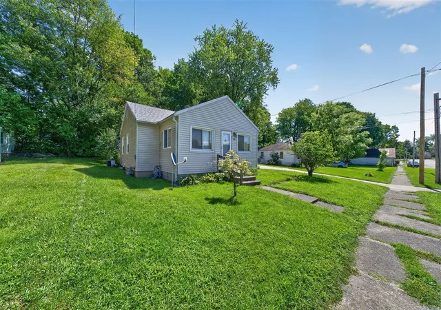 Photo 2 of Sale Pending at 128 N East St, Cassopolis, MI 49031 | MLS# 70555116 | Listing updated on 2026-09-06