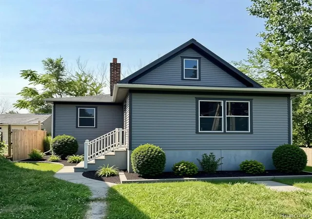 Photo 3 of Single family home for sale at 8650 Marcus St, Detroit, MI 48213 2221 | MLS# 61007852 | Listing updated on 2026-10-15