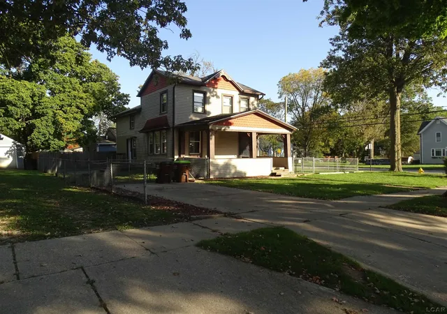 Photo 1 of Single family home for sale at 665 Dennis St, Adrian, MI 49221 | MLS# 50224082 | Listing updated on 2026-10-07