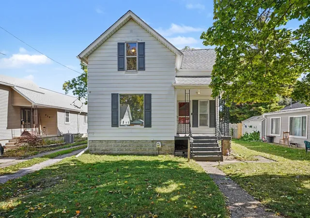Photo 2 of Single family home for sale at 611 S Chilson St, Bay City, MI 48706 | MLS# 50224004 | Listing updated on 2026-10-07