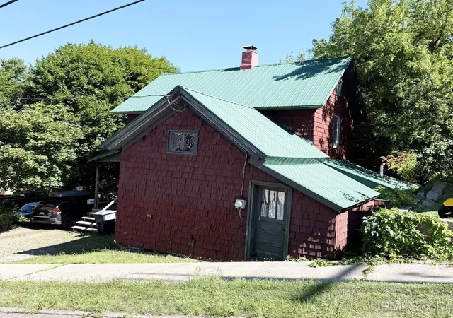 Photo 1 of Single family home for sale at 901 Jasper Ave, Houghton, MI 49931 | MLS# 50221168 | Listing updated on 2026-09-09