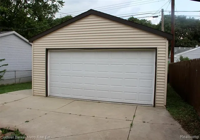 Photo 20 of Single family home for sale at 208 W Fairmount Ave, Pontiac, MI 48340 | MLS# 61025868 | Listing updated on 2026-09-06
