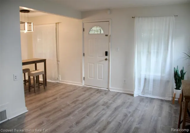 Photo 3 of Single family home for sale at 208 W Fairmount Ave, Pontiac, MI 48340 | MLS# 61025868 | Listing updated on 2026-09-06