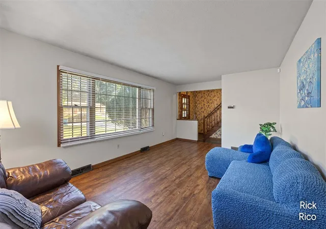 Photo 3 of Single family home for sale at 5434 Edgelawn Dr, Grand Rapids, MI 49508 | MLS# 70548811 | Listing updated on 2026-09-08