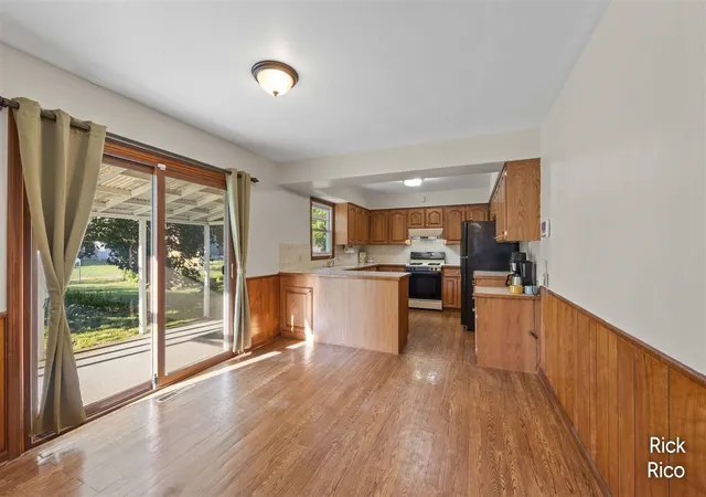 Photo 4 of Single family home for sale at 5434 Edgelawn Dr, Grand Rapids, MI 49508 | MLS# 70548811 | Listing updated on 2026-09-08