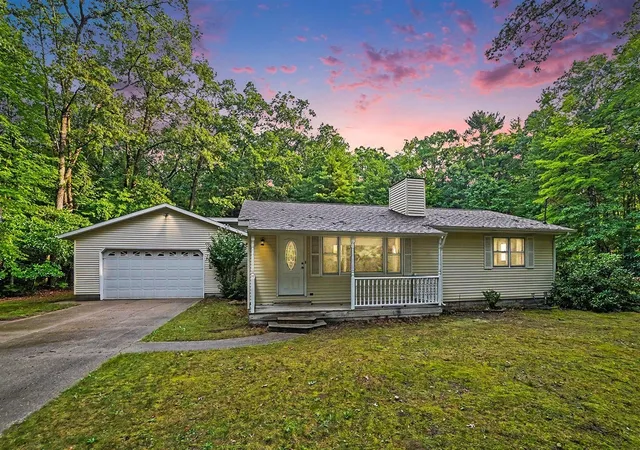 Photo 4 of Single family home for sale at 4730 W Mcmillan Rd, Muskegon, MI 49445 | MLS# 70555011 | Listing updated on 2026-09-10