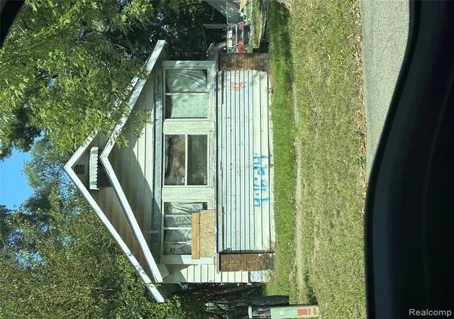 Photo 1 of Single family home for sale at 1721 New York Ave, Flint, MI 48506 3332 | MLS# 60949378 | Listing updated on 2026-09-10