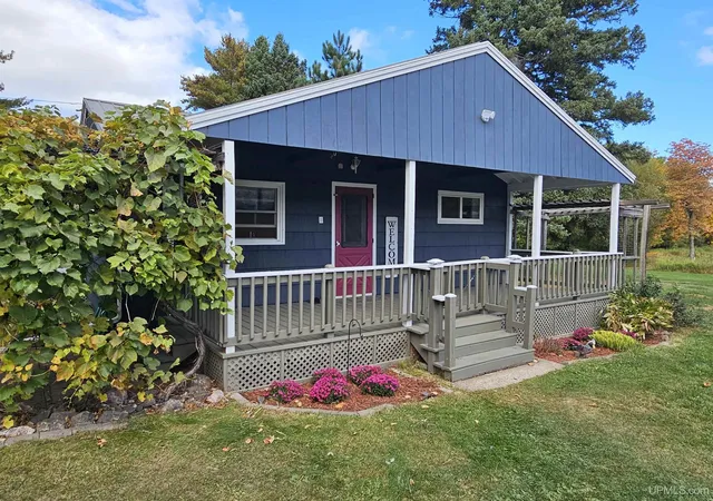 Photo 1 of Single family home for sale at 17811 Lee Rd, L'anse, MI 49946 | MLS# 50223793 | Listing updated on 2026-10-04