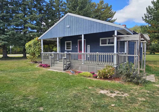 Photo 2 of Single family home for sale at 17811 Lee Rd, L'anse, MI 49946 | MLS# 50223793 | Listing updated on 2026-10-04