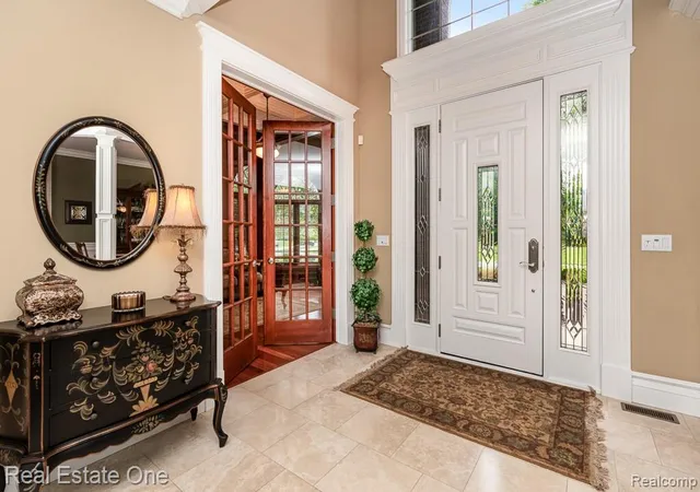 Photo 3 of Single family home for sale at 2737 Pebble Beach Dr, Oakland, MI 48363 2452 | MLS# 61003616 | Listing updated on 2026-10-08