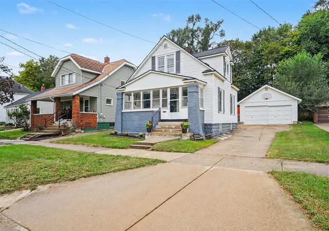 Photo 1 of Single family home for sale at 1537 Powers Ave, Grand Rapids, MI 49504 | MLS# 70559031 | Listing updated on 2026-10-09