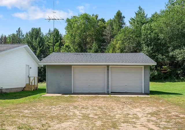 Photo 4 of Single family home for sale at 7121 M95 Hwy, Republic, MI 49879 | MLS# 50220296 | Listing updated on 2026-10-09
