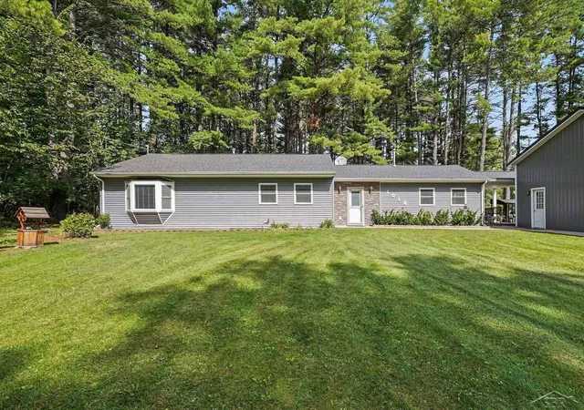 Photo 3 of Single family home for sale at 1019 E M 55 Rd, West Branch, MI 48661 | MLS# 50222498 | Listing updated on 2026-10-15