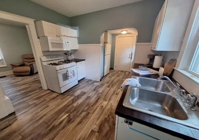 Photo 2 of Single family home for sale at 43 W Willard, Battle Creek, MI 49037 | MLS# 70551422 | Listing updated on 2026-09-15