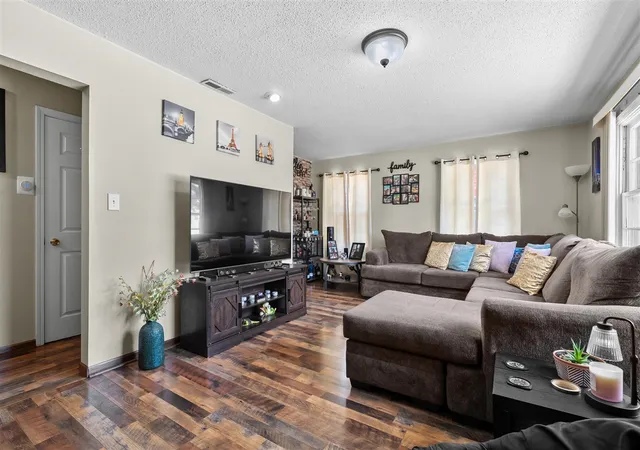 Photo 3 of Sale Pending at 171 21st Street, Battle Creek, MI 49015 | MLS# 70556067 | Listing updated on 2026-09-04