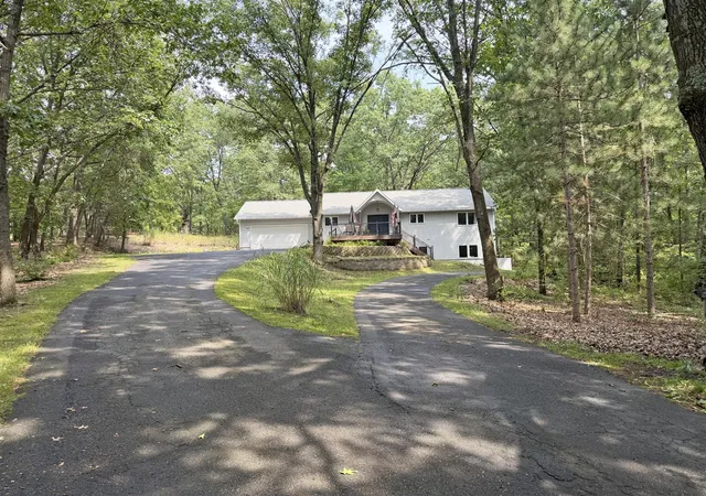 Photo 2 of Sale Pending at 1260 Boynton Hills Ave, Ada, MI 49301 | MLS# 70556375 | Listing updated on 2026-09-09