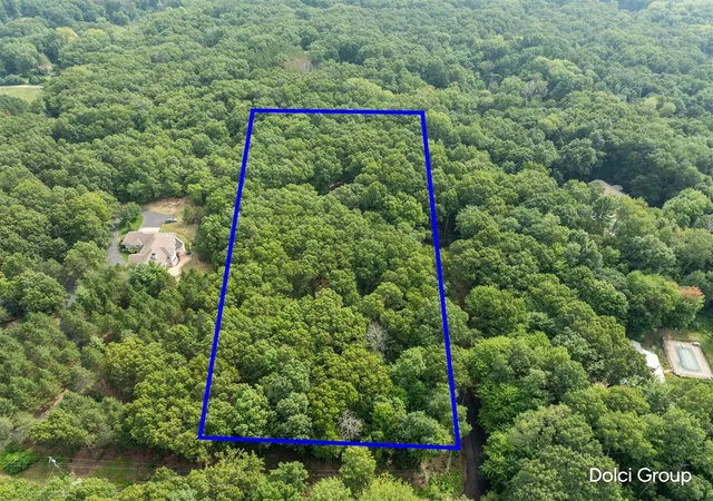 Photo 3 of Sale Pending at 1260 Boynton Hills Ave, Ada, MI 49301 | MLS# 70556375 | Listing updated on 2026-09-09