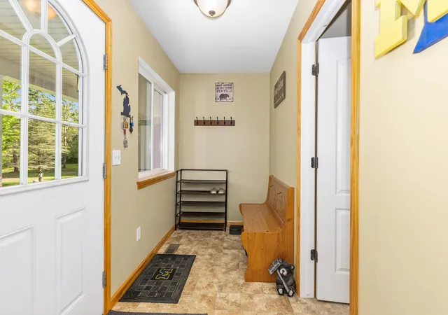 Photo 3 of Single family home for sale at 9622 River Bnd Dr, Evart, MI 49631 | MLS# 70538937 | Listing updated on 2026-09-09