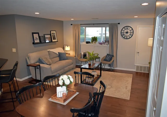 Listing Photo 2 - Condo for sale in building located at 8418 N Jasonville Ct, Caledonia, MI 49316 - Unit #61