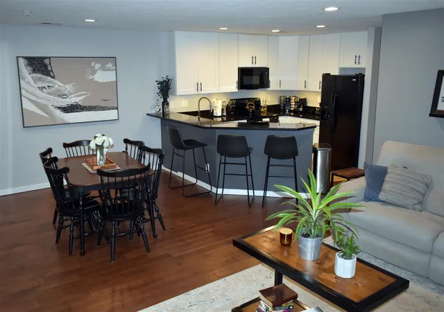 Listing Photo 5 - Condo for sale in building located at 8418 N Jasonville Ct, Caledonia, MI 49316 - Unit #61