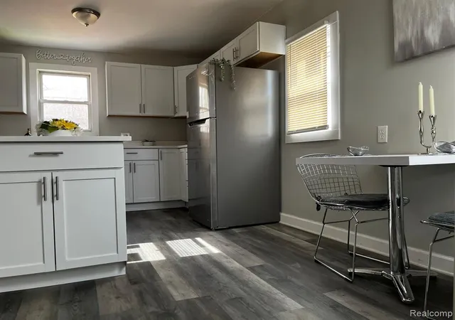 Photo 3 of Single family home for sale at 417 E Hunt St, Adrian, MI 49221 2231 | MLS# 60389663 | Listing updated on 2026-10-13