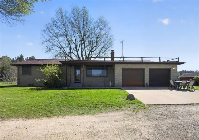 Photo 1 of Single family home for sale at 3262 W Wagner Rd, Buchanan, MI 49107 | MLS# 70529317 | Listing updated on 2026-09-09