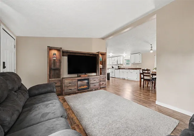 Photo 3 of Sale Pending at 611 Locust St, Howard City, MI 49329 | MLS# 70555567 | Listing updated on 2026-09-01