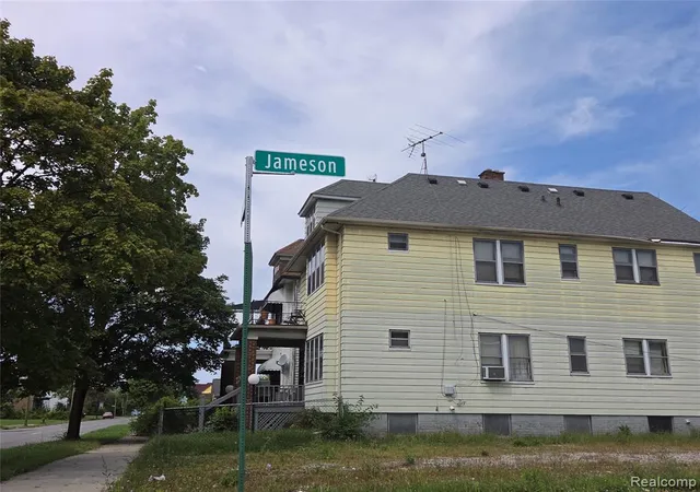 Photo 4 of Single family home for sale at 9372 Jameson St, Detroit, MI 48214 | MLS# 61029219 | Listing updated on 2026-09-11