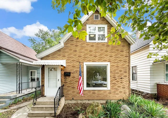 Photo 2 of Sale Pending at 1570 Quarry Ave, Grand Rapids, MI 49504 | MLS# 70559301 | Listing updated on 2026-10-12