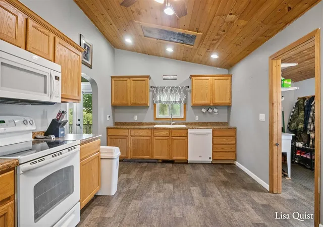 Photo 3 of Single family home for sale at 16271 Albrecht Ave, Cedar Springs, MI 49319 | MLS# 70556353 | Listing updated on 2026-09-10