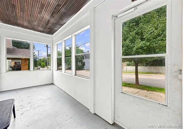 Photo 3 of Sale Pending at 350 Page St, Grand Rapids, MI 49505 | MLS# 70557631 | Listing updated on 2026-09-14